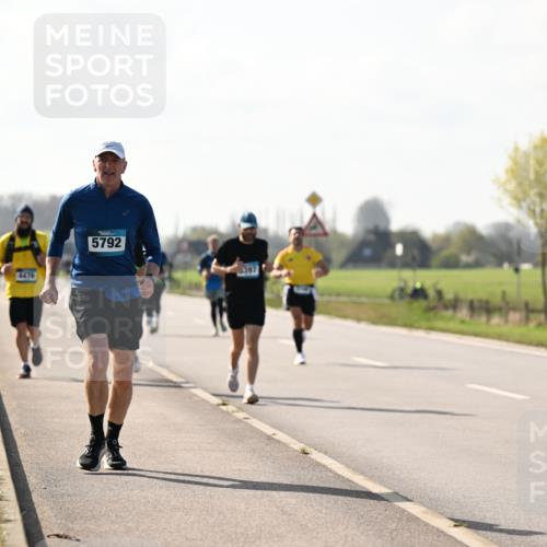 12.04.2026 - 45. Internationalen Wilhelmsburger Insellauf Dr. Thomas Lammeyer http://msf.ph/oto/9448248 12.04.2026 10:33:45 Laufen 5792 meine-sportfotos.de