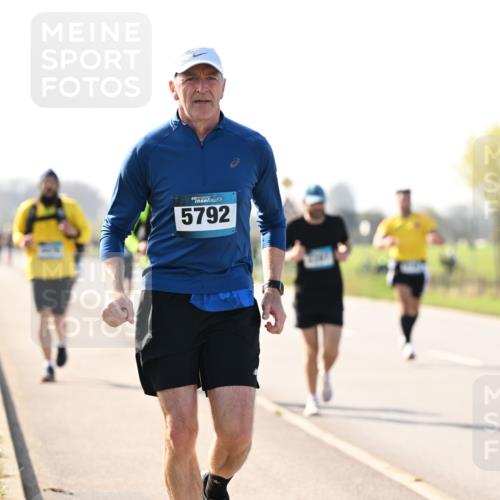 12.04.2026 - 45. Internationalen Wilhelmsburger Insellauf Dr. Thomas Lammeyer http://msf.ph/oto/9448268 12.04.2026 10:33:48 Laufen 5792 meine-sportfotos.de