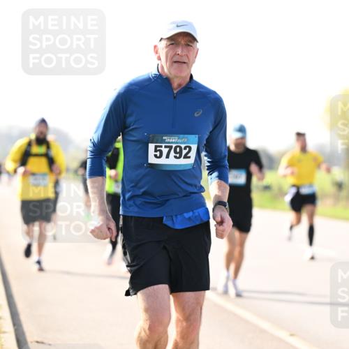 12.04.2026 - 45. Internationalen Wilhelmsburger Insellauf Dr. Thomas Lammeyer http://msf.ph/oto/9448271 12.04.2026 10:33:48 Laufen 5792 meine-sportfotos.de