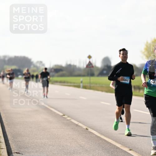 12.04.2026 - 45. Internationalen Wilhelmsburger Insellauf Dr. Thomas Lammeyer http://msf.ph/oto/9448317 12.04.2026 10:33:59 Laufen 662, 516 meine-sportfotos.de
