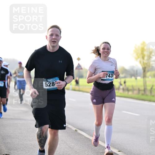 12.04.2026 - 45. Internationalen Wilhelmsburger Insellauf Dr. Thomas Lammeyer http://msf.ph/oto/9448387 12.04.2026 10:34:33 Laufen 2776, 528, 743 meine-sportfotos.de