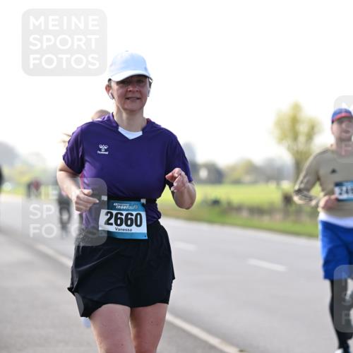 12.04.2026 - 45. Internationalen Wilhelmsburger Insellauf Dr. Thomas Lammeyer http://msf.ph/oto/9448416 12.04.2026 10:34:41 Laufen 2660, 2495 meine-sportfotos.de