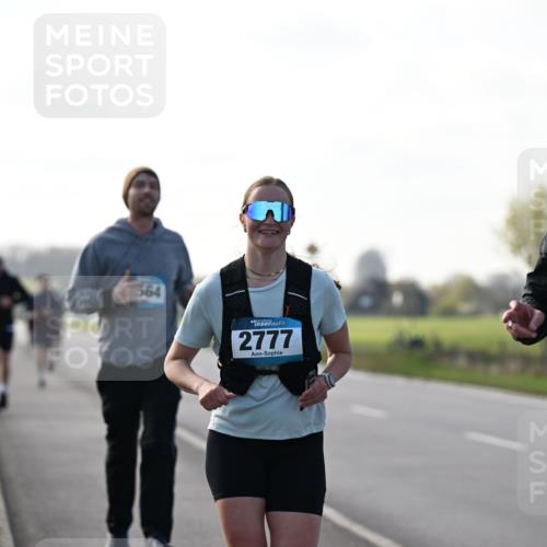 12.04.2026 - 45. Internationalen Wilhelmsburger Insellauf Dr. Thomas Lammeyer http://msf.ph/oto/9448465 12.04.2026 10:34:54 Laufen 364, 4, 2777, 2882 meine-sportfotos.de