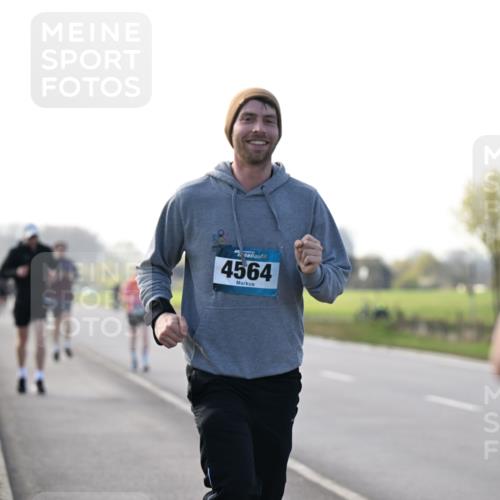 12.04.2026 - 45. Internationalen Wilhelmsburger Insellauf Dr. Thomas Lammeyer http://msf.ph/oto/9448472 12.04.2026 10:34:56 Laufen 4564 meine-sportfotos.de