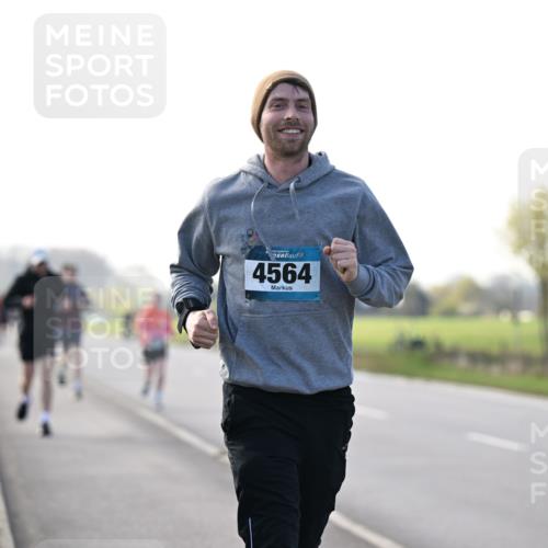 12.04.2026 - 45. Internationalen Wilhelmsburger Insellauf Dr. Thomas Lammeyer http://msf.ph/oto/9448473 12.04.2026 10:34:56 Laufen 4564 meine-sportfotos.de
