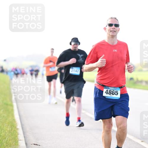12.04.2026 - 45. Internationalen Wilhelmsburger Insellauf Dr. Thomas Lammeyer http://msf.ph/oto/9448556 12.04.2026 10:35:17 Laufen 2142, 4865 meine-sportfotos.de