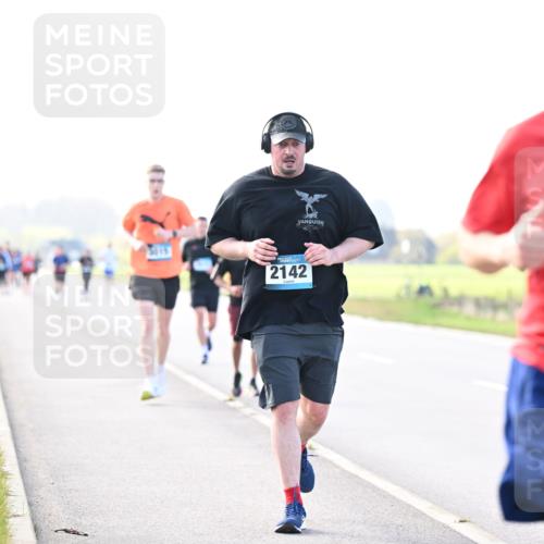 12.04.2026 - 45. Internationalen Wilhelmsburger Insellauf Dr. Thomas Lammeyer http://msf.ph/oto/9448559 12.04.2026 10:35:19 Laufen 3015, 2142, 4865 meine-sportfotos.de