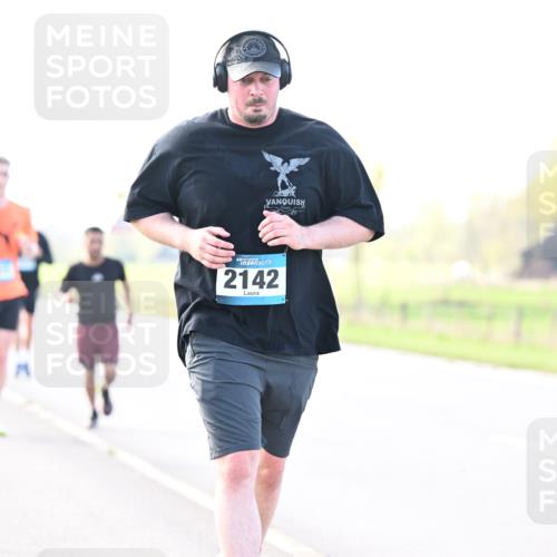 12.04.2026 - 45. Internationalen Wilhelmsburger Insellauf Dr. Thomas Lammeyer http://msf.ph/oto/9448569 12.04.2026 10:35:20 Laufen 2142 meine-sportfotos.de