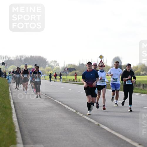 12.04.2026 - 45. Internationalen Wilhelmsburger Insellauf Dr. Thomas Lammeyer http://msf.ph/oto/9448606 12.04.2026 10:35:39 Laufen 2567, 4624, 2422, 3333, 3660, 3910 meine-sportfotos.de