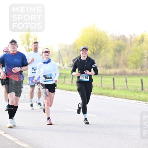12.04.2026 - 45. Internationalen Wilhelmsburger Insellauf Dr. Thomas Lammeyer http://msf.ph/oto/9448623 12.04.2026 10:35:42 Laufen 242, 3660, 3910 meine-sportfotos.de