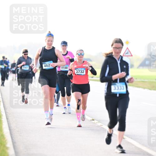 12.04.2026 - 45. Internationalen Wilhelmsburger Insellauf Dr. Thomas Lammeyer http://msf.ph/oto/9448633 12.04.2026 10:35:47 Laufen 2567, 4627, 4188, 3732, 3333 meine-sportfotos.de