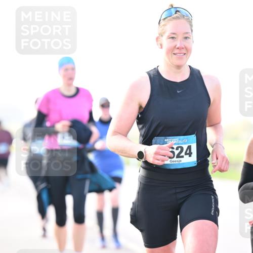 12.04.2026 - 45. Internationalen Wilhelmsburger Insellauf Dr. Thomas Lammeyer http://msf.ph/oto/9448653 12.04.2026 10:35:52 Laufen 324, 45, 3732 meine-sportfotos.de
