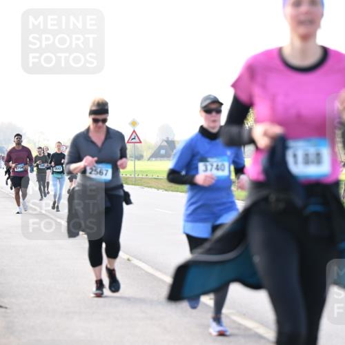 12.04.2026 - 45. Internationalen Wilhelmsburger Insellauf Dr. Thomas Lammeyer http://msf.ph/oto/9448661 12.04.2026 10:35:55 Laufen 5756, 5842, 2567, 3740 meine-sportfotos.de