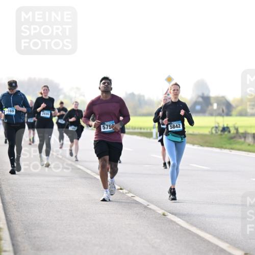 12.04.2026 - 45. Internationalen Wilhelmsburger Insellauf Dr. Thomas Lammeyer http://msf.ph/oto/9448684 12.04.2026 10:36:00 Laufen 169, 2699, 575, 5842 meine-sportfotos.de