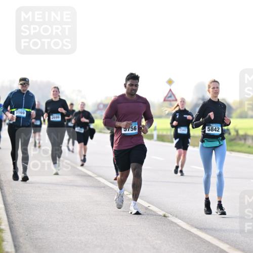 12.04.2026 - 45. Internationalen Wilhelmsburger Insellauf Dr. Thomas Lammeyer http://msf.ph/oto/9448692 12.04.2026 10:36:02 Laufen 3169, 2699, 5756, 3342, 5842 meine-sportfotos.de