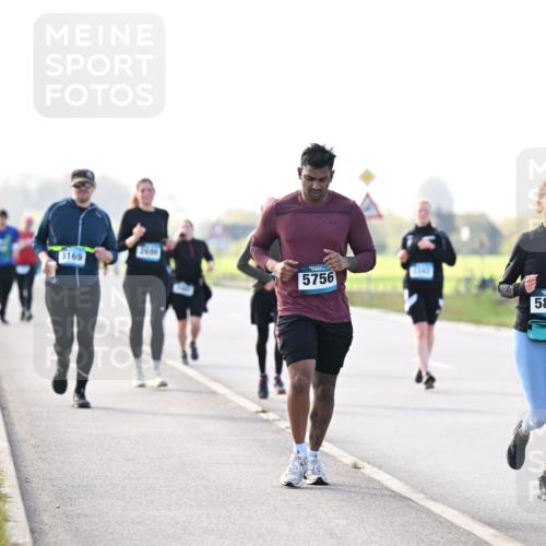 12.04.2026 - 45. Internationalen Wilhelmsburger Insellauf Dr. Thomas Lammeyer http://msf.ph/oto/9448699 12.04.2026 10:36:03 Laufen 3169, 5756, 5842 meine-sportfotos.de