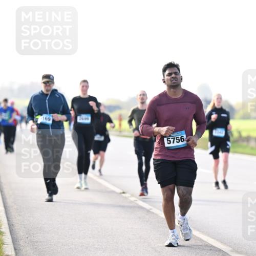 12.04.2026 - 45. Internationalen Wilhelmsburger Insellauf Dr. Thomas Lammeyer http://msf.ph/oto/9448703 12.04.2026 10:36:04 Laufen 7169, 5756, 3342, 58 meine-sportfotos.de