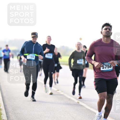 12.04.2026 - 45. Internationalen Wilhelmsburger Insellauf Dr. Thomas Lammeyer http://msf.ph/oto/9448709 12.04.2026 10:36:05 Laufen 3169, 5756 meine-sportfotos.de