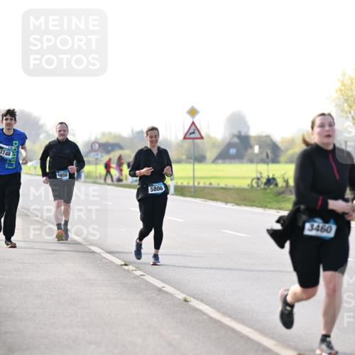 12.04.2026 - 45. Internationalen Wilhelmsburger Insellauf Dr. Thomas Lammeyer http://msf.ph/oto/9448739 12.04.2026 10:36:11 Laufen 3748, 4911, 4956, 5806, 3460 meine-sportfotos.de