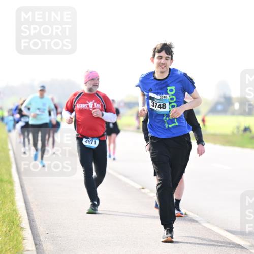 12.04.2026 - 45. Internationalen Wilhelmsburger Insellauf Dr. Thomas Lammeyer http://msf.ph/oto/9448768 12.04.2026 10:36:16 Laufen 3748, 3748, 4911 meine-sportfotos.de