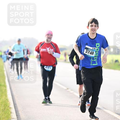 12.04.2026 - 45. Internationalen Wilhelmsburger Insellauf Dr. Thomas Lammeyer http://msf.ph/oto/9448772 12.04.2026 10:36:17 Laufen 4911, 3748, 3748 meine-sportfotos.de