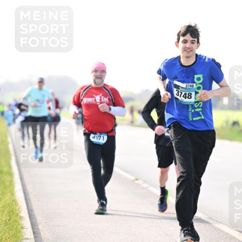 12.04.2026 - 45. Internationalen Wilhelmsburger Insellauf Dr. Thomas Lammeyer http://msf.ph/oto/9448773 12.04.2026 10:36:17 Laufen 4911, 3748, 3748 meine-sportfotos.de