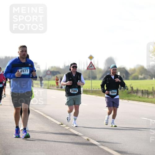 12.04.2026 - 45. Internationalen Wilhelmsburger Insellauf Dr. Thomas Lammeyer http://msf.ph/oto/9448844 12.04.2026 10:36:32 Laufen 2673, 4977, 2686, 3664 meine-sportfotos.de