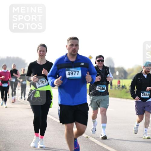 12.04.2026 - 45. Internationalen Wilhelmsburger Insellauf Dr. Thomas Lammeyer http://msf.ph/oto/9448855 12.04.2026 10:36:34 Laufen 4977, 3701, 2686, 3664 meine-sportfotos.de
