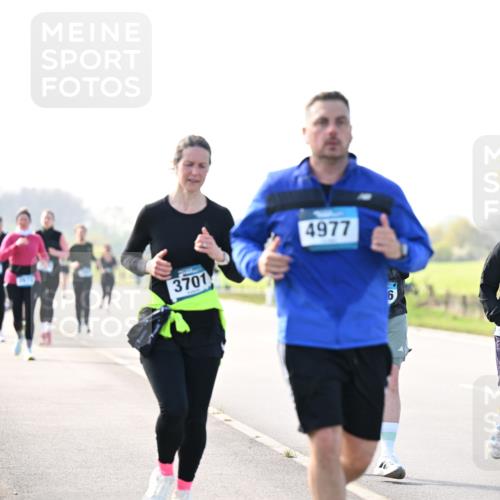 12.04.2026 - 45. Internationalen Wilhelmsburger Insellauf Dr. Thomas Lammeyer http://msf.ph/oto/9448860 12.04.2026 10:36:34 Laufen 3701, 4977, 6, 3664 meine-sportfotos.de