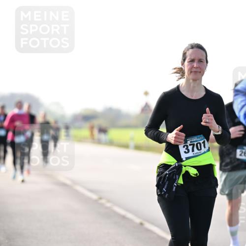12.04.2026 - 45. Internationalen Wilhelmsburger Insellauf Dr. Thomas Lammeyer http://msf.ph/oto/9448867 12.04.2026 10:36:36 Laufen 45, 3701, 2686, 49 meine-sportfotos.de