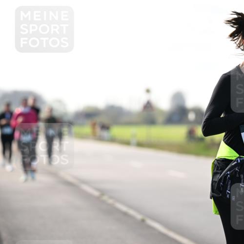 12.04.2026 - 45. Internationalen Wilhelmsburger Insellauf Dr. Thomas Lammeyer http://msf.ph/oto/9448871 12.04.2026 10:36:36 Laufen 45, 3701 meine-sportfotos.de