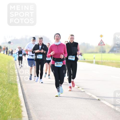 12.04.2026 - 45. Internationalen Wilhelmsburger Insellauf Dr. Thomas Lammeyer http://msf.ph/oto/9448892 12.04.2026 10:36:40 Laufen 2811, 2673, 2481 meine-sportfotos.de