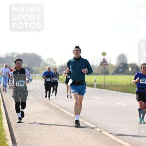 12.04.2026 - 45. Internationalen Wilhelmsburger Insellauf Dr. Thomas Lammeyer http://msf.ph/oto/9448939 12.04.2026 10:36:52 Laufen 2859, 26013 meine-sportfotos.de