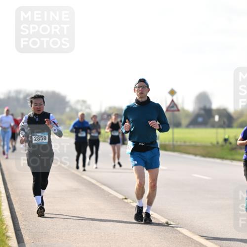 12.04.2026 - 45. Internationalen Wilhelmsburger Insellauf Dr. Thomas Lammeyer http://msf.ph/oto/9448941 12.04.2026 10:36:52 Laufen 2859, 2601 meine-sportfotos.de