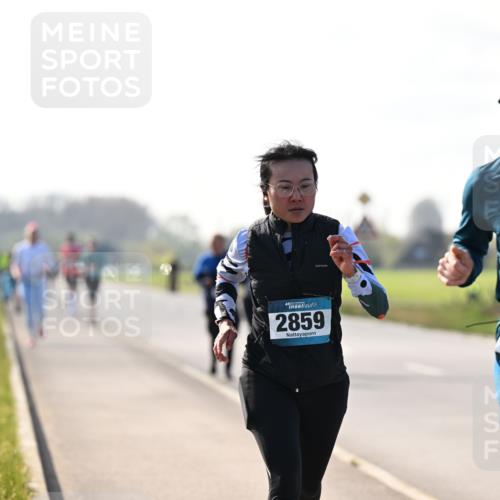 12.04.2026 - 45. Internationalen Wilhelmsburger Insellauf Dr. Thomas Lammeyer http://msf.ph/oto/9448956 12.04.2026 10:36:56 Laufen 2859, 5651 meine-sportfotos.de