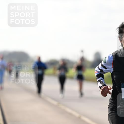12.04.2026 - 45. Internationalen Wilhelmsburger Insellauf Dr. Thomas Lammeyer http://msf.ph/oto/9448966 12.04.2026 10:36:57 Laufen 45, 2859 meine-sportfotos.de