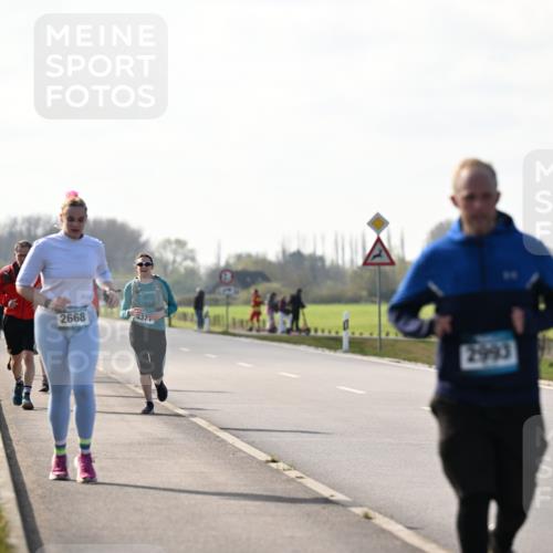 12.04.2026 - 45. Internationalen Wilhelmsburger Insellauf Dr. Thomas Lammeyer http://msf.ph/oto/9448986 12.04.2026 10:37:05 Laufen 2668, 4371, 2993 meine-sportfotos.de
