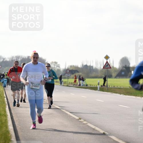 12.04.2026 - 45. Internationalen Wilhelmsburger Insellauf Dr. Thomas Lammeyer http://msf.ph/oto/9448991 12.04.2026 10:37:05 Laufen 2668, 4371, 2993 meine-sportfotos.de