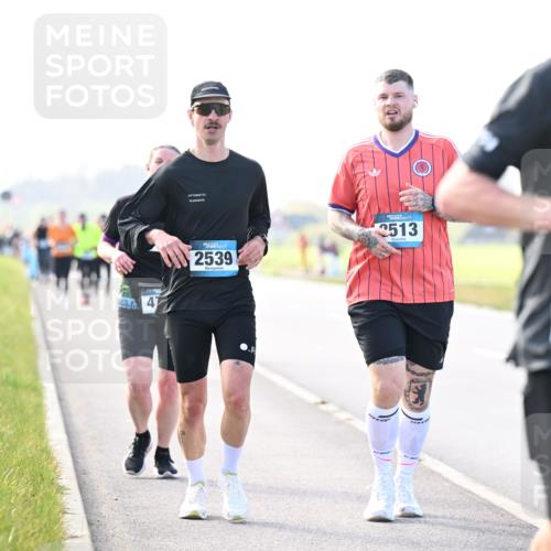 12.04.2026 - 45. Internationalen Wilhelmsburger Insellauf Dr. Thomas Lammeyer http://msf.ph/oto/9449059 12.04.2026 10:37:18 Laufen 2539, 2513, 3343 meine-sportfotos.de
