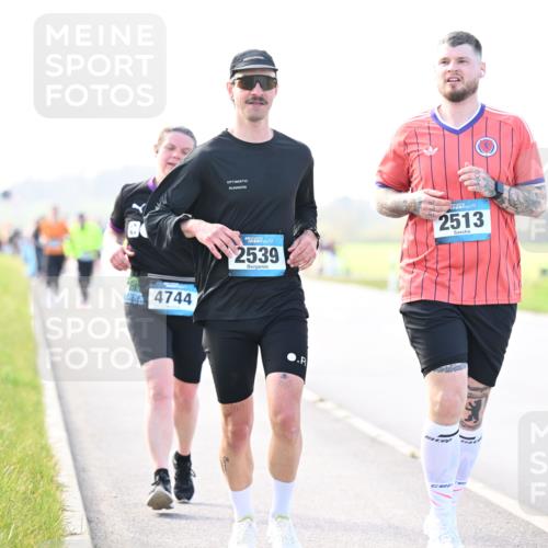 12.04.2026 - 45. Internationalen Wilhelmsburger Insellauf Dr. Thomas Lammeyer http://msf.ph/oto/9449065 12.04.2026 10:37:19 Laufen 4744, 2539, 2513 meine-sportfotos.de