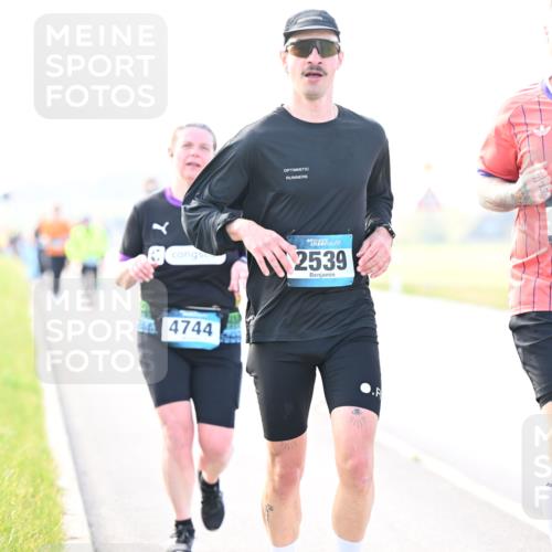12.04.2026 - 45. Internationalen Wilhelmsburger Insellauf Dr. Thomas Lammeyer http://msf.ph/oto/9449071 12.04.2026 10:37:20 Laufen 2539, 2513, 4744 meine-sportfotos.de
