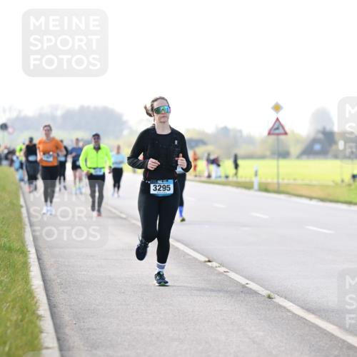 12.04.2026 - 45. Internationalen Wilhelmsburger Insellauf Dr. Thomas Lammeyer http://msf.ph/oto/9449073 12.04.2026 10:37:24 Laufen 3295 meine-sportfotos.de