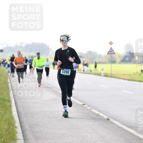 12.04.2026 - 45. Internationalen Wilhelmsburger Insellauf Dr. Thomas Lammeyer http://msf.ph/oto/9449075 12.04.2026 10:37:24 Laufen 3295 meine-sportfotos.de