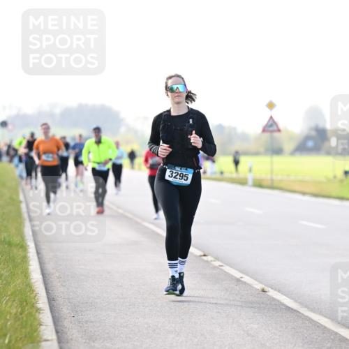 12.04.2026 - 45. Internationalen Wilhelmsburger Insellauf Dr. Thomas Lammeyer http://msf.ph/oto/9449080 12.04.2026 10:37:25 Laufen 3295 meine-sportfotos.de