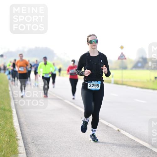 12.04.2026 - 45. Internationalen Wilhelmsburger Insellauf Dr. Thomas Lammeyer http://msf.ph/oto/9449085 12.04.2026 10:37:26 Laufen 3295 meine-sportfotos.de