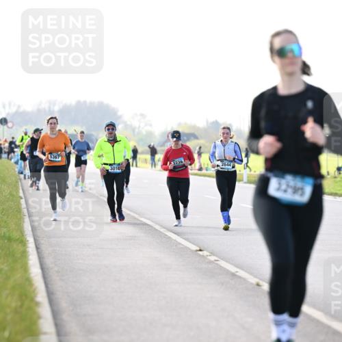 12.04.2026 - 45. Internationalen Wilhelmsburger Insellauf Dr. Thomas Lammeyer http://msf.ph/oto/9449097 12.04.2026 10:37:27 Laufen 5367, 3018, 3239, 2644, 32, 95 meine-sportfotos.de