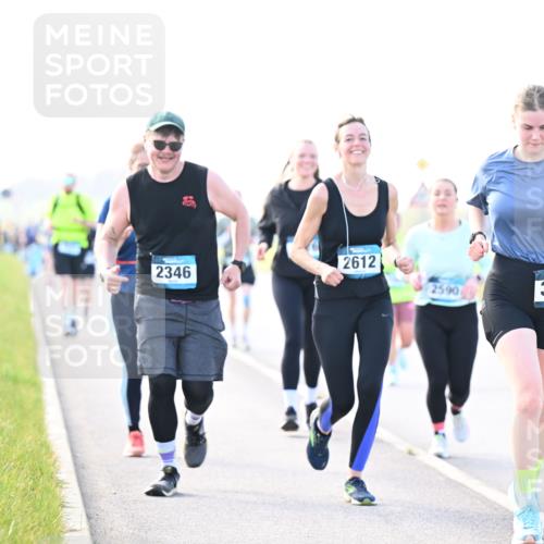 12.04.2026 - 45. Internationalen Wilhelmsburger Insellauf Dr. Thomas Lammeyer http://msf.ph/oto/9449160 12.04.2026 10:37:43 Laufen 2346, 2612, 2590, 3077 meine-sportfotos.de