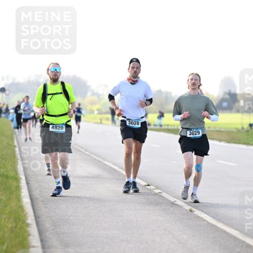 12.04.2026 - 45. Internationalen Wilhelmsburger Insellauf Dr. Thomas Lammeyer http://msf.ph/oto/9449196 12.04.2026 10:37:49 Laufen 4920, 161, 3028, 3029 meine-sportfotos.de