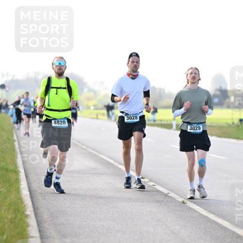 12.04.2026 - 45. Internationalen Wilhelmsburger Insellauf Dr. Thomas Lammeyer http://msf.ph/oto/9449199 12.04.2026 10:37:50 Laufen 161, 3028, 4920, 3029 meine-sportfotos.de