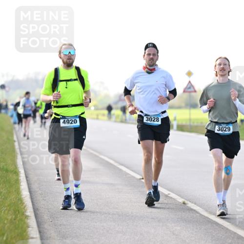 12.04.2026 - 45. Internationalen Wilhelmsburger Insellauf Dr. Thomas Lammeyer http://msf.ph/oto/9449208 12.04.2026 10:37:51 Laufen 161, 3028, 4920, 3029 meine-sportfotos.de